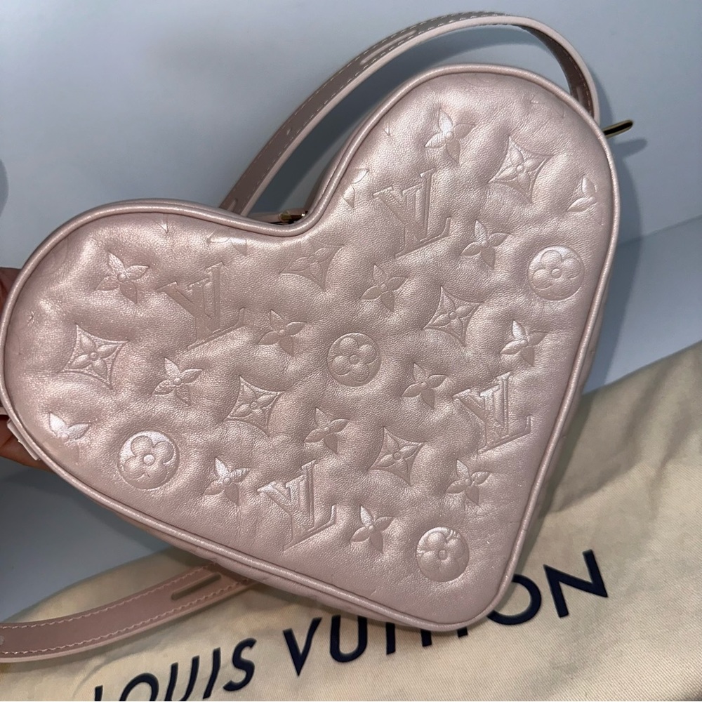 Louis Vuitton Lambskin Embossed Monogram Fall In Love Sac Coeur Light Pink - Picture 11 of 14